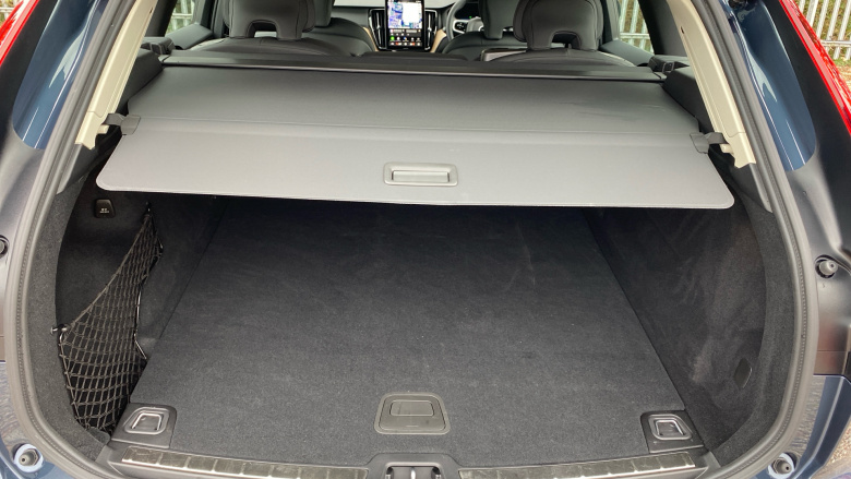 Volvo XC60 2.0 B5P Plus Dark 5dr AWD Geartronic Petrol Estate